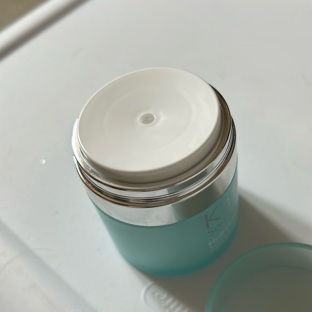 Kate Somerville HydraKate Recharging Water Cream - Picture 5 of 5